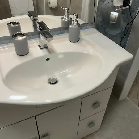 アパート Angoletto バルレッタ